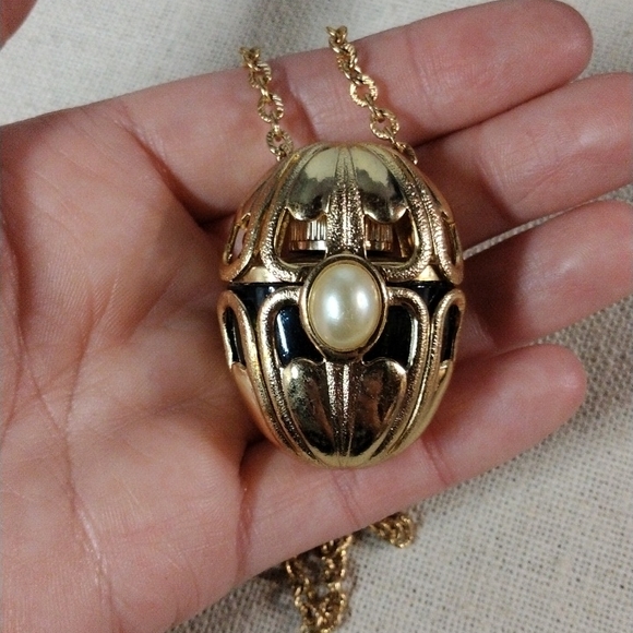 Vintage Perfume Necklace - Picture 5 of 9